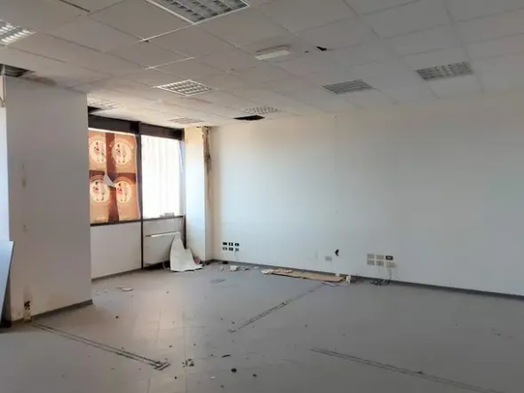 #11171 Ufficio al piano primo di un complesso commerciale