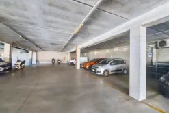 #24214 Ufficio al piano settimo e sei posti auto