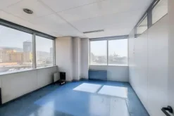 #24214 Ufficio al piano settimo e sei posti auto