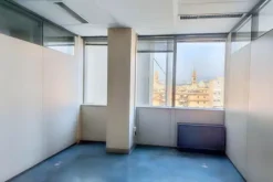 #24214 Ufficio al piano settimo e sei posti auto