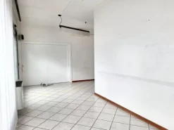 #23907 Ufficio al piano terra con cantina in complesso condominiale