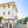 #22447 Ufficio al piano terra rialzato con posto auto