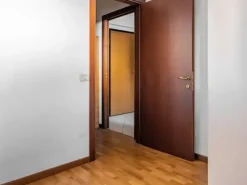 #22447 Ufficio al piano terra rialzato con posto auto