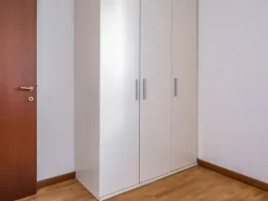 #22447 Ufficio al piano terra rialzato con posto auto