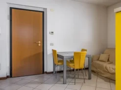 #22447 Ufficio al piano terra rialzato con posto auto
