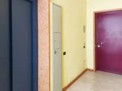 #22085 Ufficio con cantina e posto auto