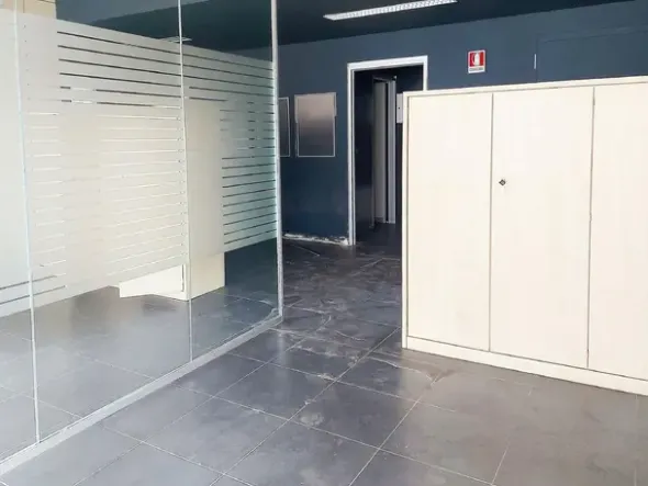 #22085 Ufficio con cantina e posto auto