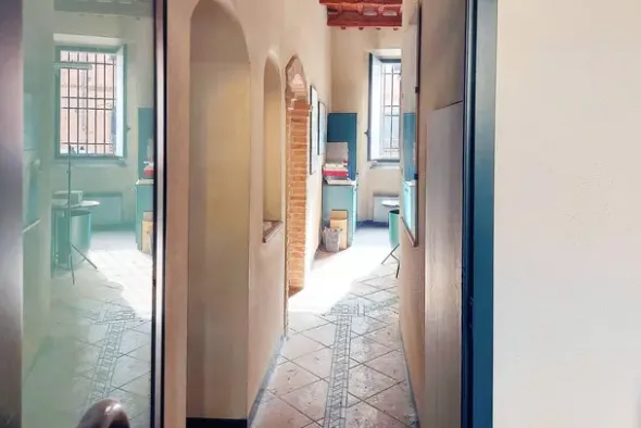 #21948 Ufficio con cantina in edificio ristrutturato