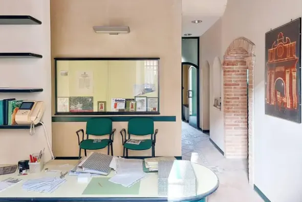 #21948 Ufficio con cantina in edificio ristrutturato