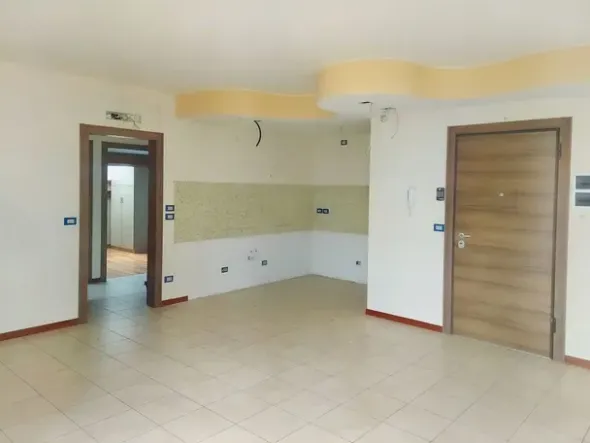 #20737 Ufficio con garage in edificio residenziale