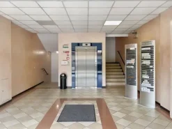 #20153 Ufficio con posto auto