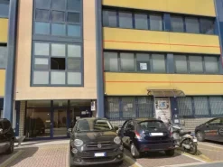 #20153 Ufficio con posto auto