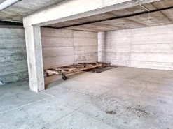 #25782 Ufficio con posto auto coperto