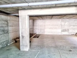 #25782 Ufficio con posto auto coperto