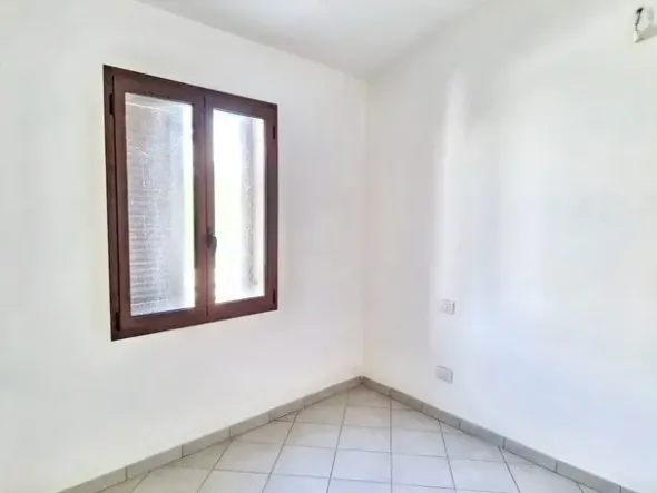 #25782 Ufficio con posto auto coperto