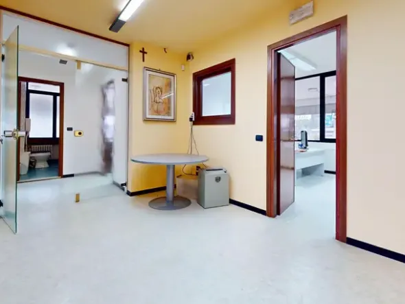 #25082 Ufficio di rappresentanza in locazione – 240 mq posizione strategica a Rimini