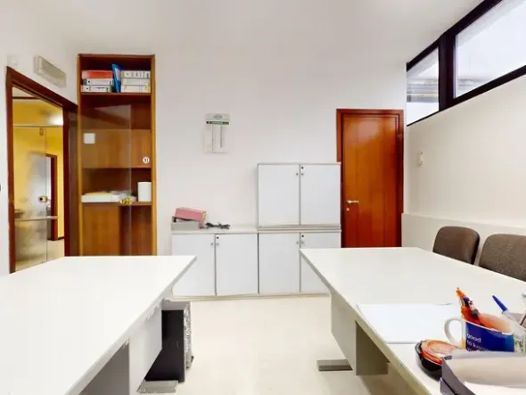 #25082 Ufficio di rappresentanza in locazione – 240 mq posizione strategica a Rimini