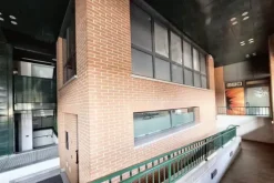 #25159 Ufficio e posto auto in edificio polifunzionale