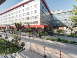 #24052 Ufficio in complesso direzionale