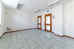 #15372 Ufficio in complesso residenziale