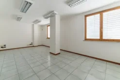 #15372 Ufficio in complesso residenziale