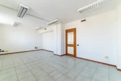 #15372 Ufficio in complesso residenziale