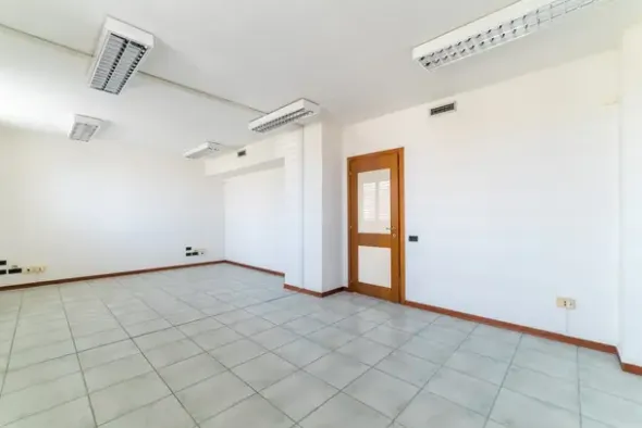 #15372 Ufficio in complesso residenziale
