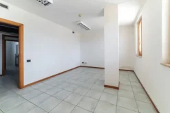 #15372 Ufficio in complesso residenziale