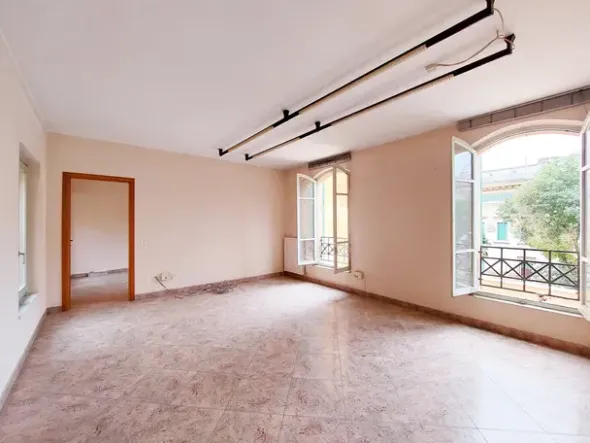 #22163 Ufficio in palazzo storico