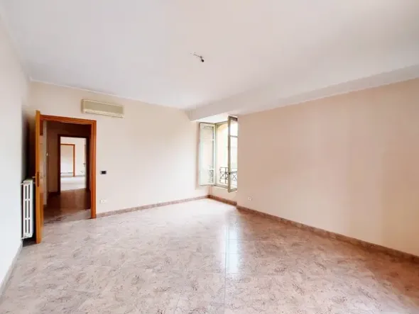 #22163 Ufficio in palazzo storico