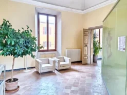 #2515025 Ufficio in palazzo storico con box auto