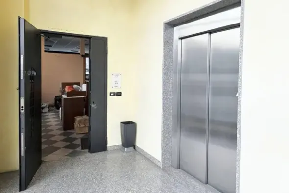 #23919 Ufficio in zona artigianale con parcheggio