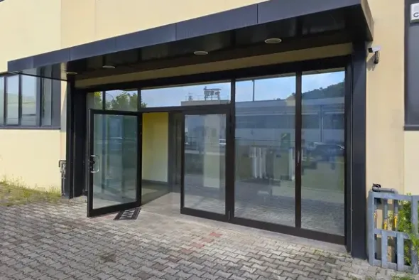 #23919 Ufficio in zona artigianale con parcheggio