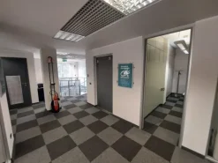 #25898 Ufficio in zona semicentrale con box auto e cantina
