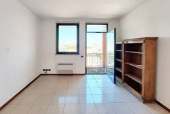#24349 Ufficio piano sesto in zona semicentrale