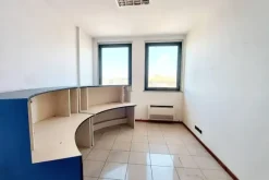 #24349 Ufficio piano sesto in zona semicentrale