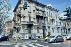 #22770 Ufficio piano terra con giardino e cantinetta