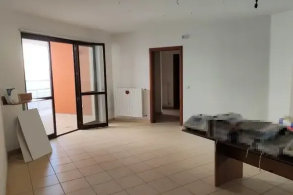 #18714 Ufficio piano terra in complesso residenziale