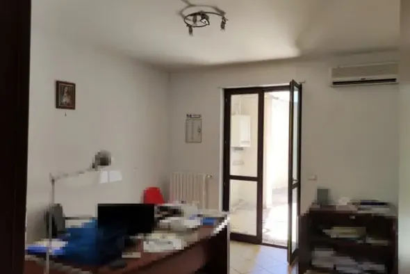 #18714 Ufficio piano terra in complesso residenziale