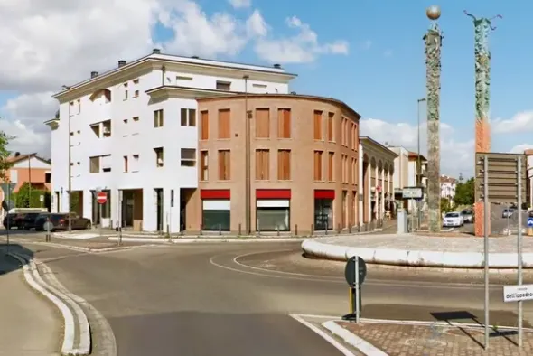 #20130 Ufficio piano terra (sub 49) in zona semicentrale