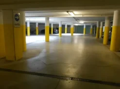 #20592 Un ufficio e diciannove posti auto