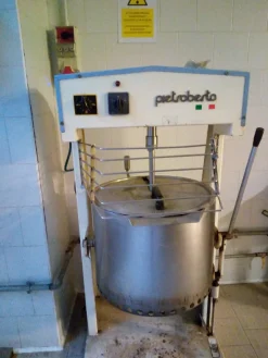 Vari macchinari per laboratorio pasticceria