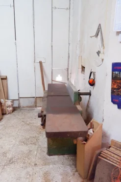 vari macchinari per lavorazione legno
