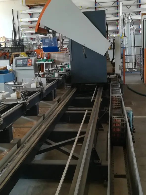 VENDO CENTRO DI LAVORO ELUMATEC SBZ 130