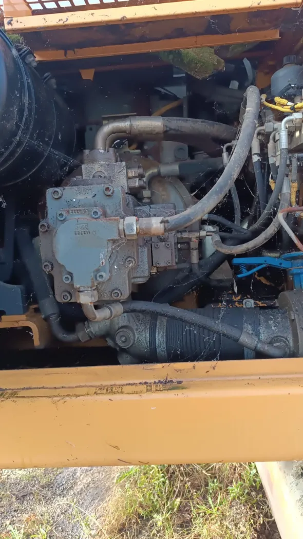 Vendo escavatore cingolato Liebherr 924 litronic