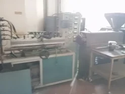 Vendo macchinario da estrusione plastica