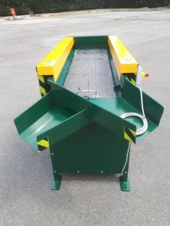 VIBRATING SCREEN
