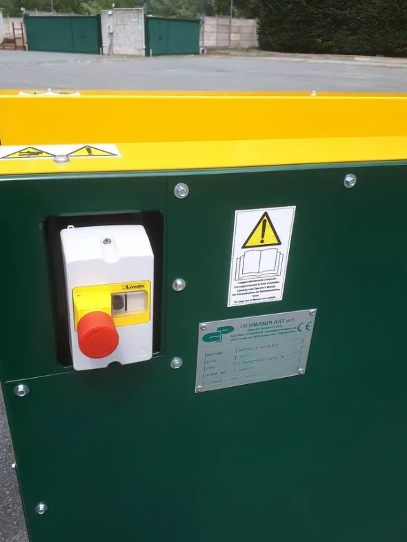 VIBRATING SCREEN
