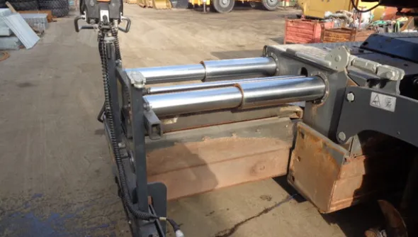 8#7807 Vibrofinitrice cingolata Bomag