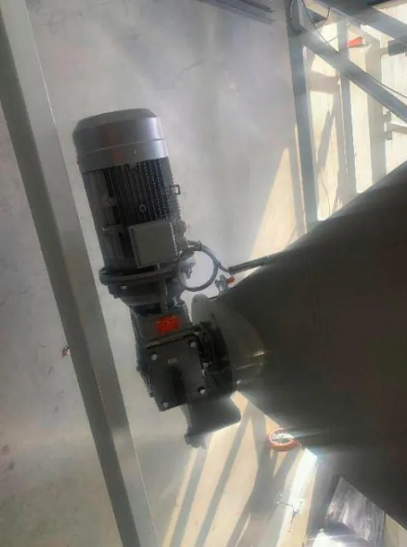 WHEELED SCREW CONVEYOR